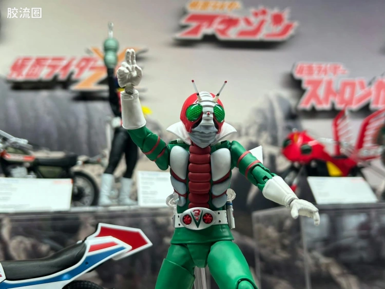 SHF 真骨雕假面骑士系列 假面骑士V3/胜利三号 荣光的昭和骑士Edition